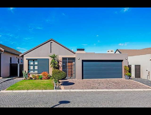 3 BEDROOM TOWNHOUSE FOR SALE IN HAASENDAL